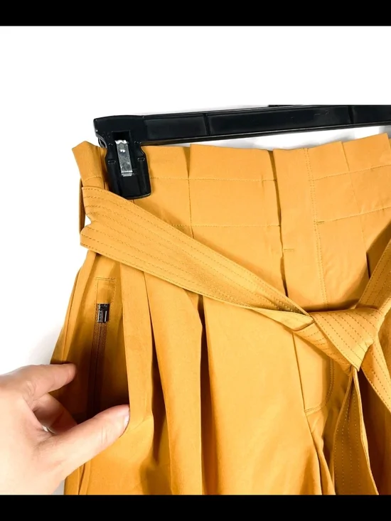 ATHLETA Women’s Mustard High Waisted Shorts Size 8 - Picture 3 of 8